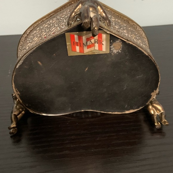 Heart Shaped Ormolu Filigree Jewelry /Vanity Box with Cherub Feet - Picture 6 of 7